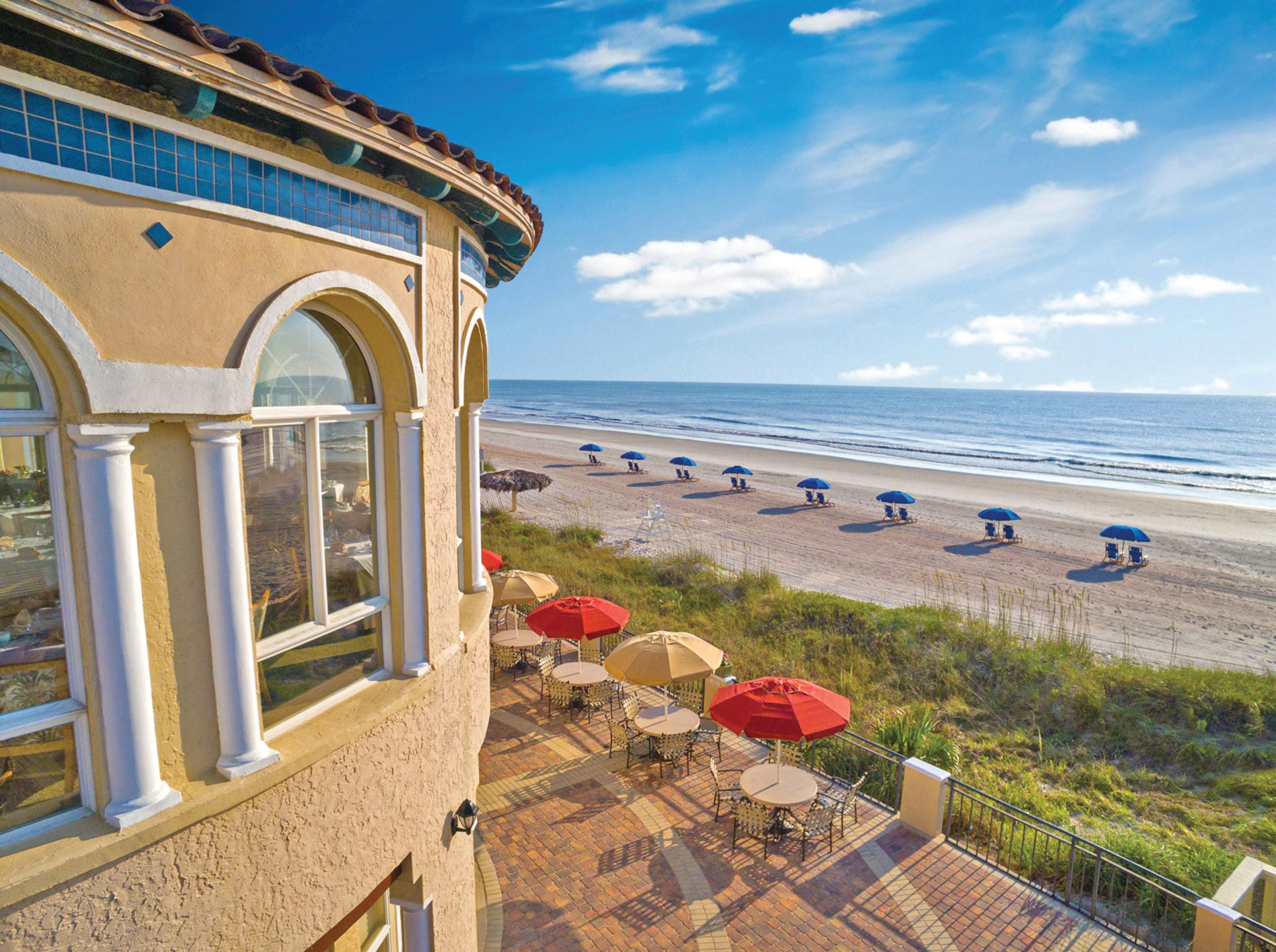 Lodge-Beach-Exterior-Arch 01
