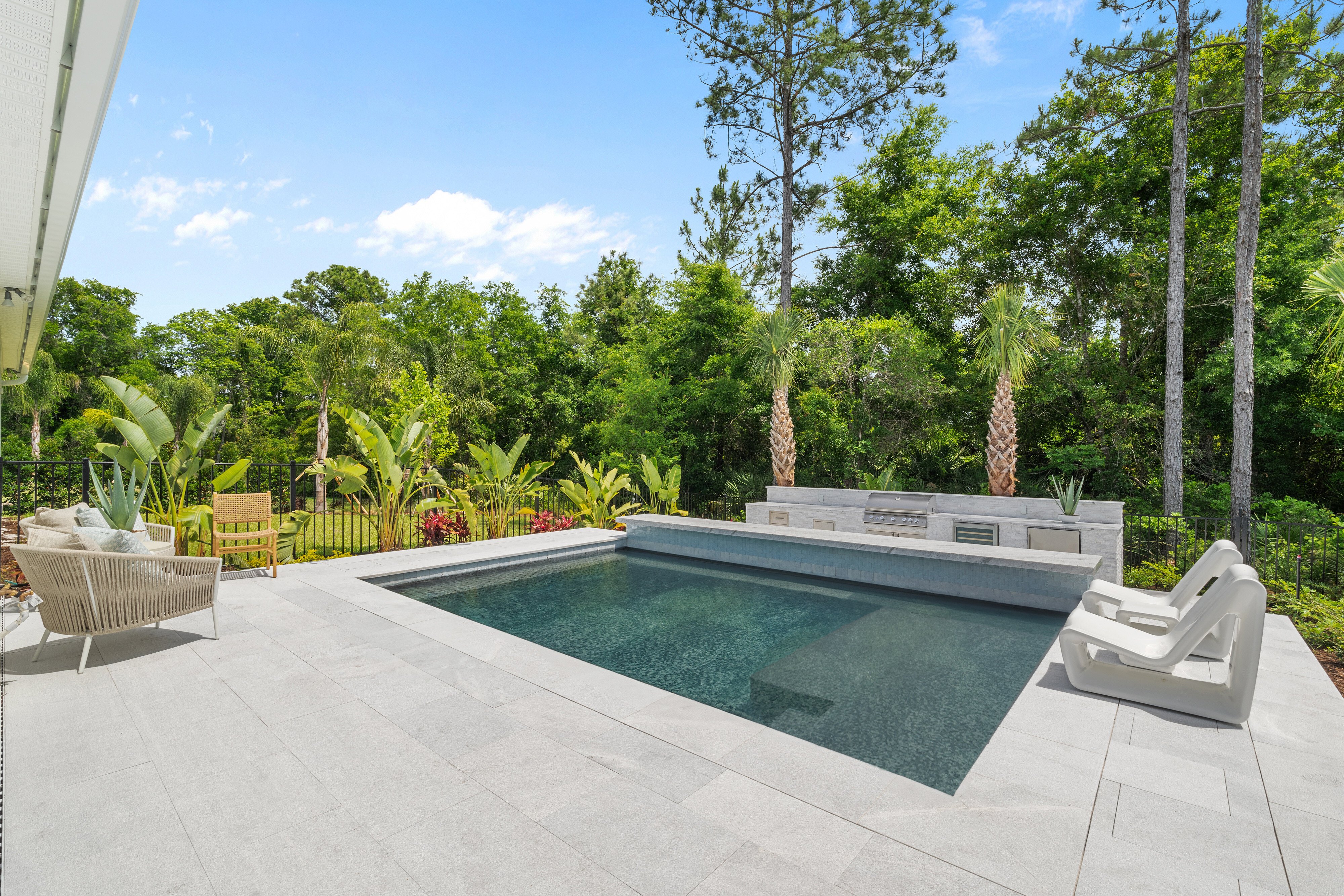 Crosswinds at Nocatee_Woodlawn Elite_Outdoor Living_02a.jpeg